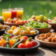 Assortiment de salades et légumes grillés pour barbecue