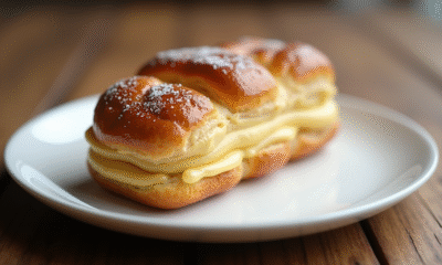 Gâteau ParisBrest frais sur une assiette blanche